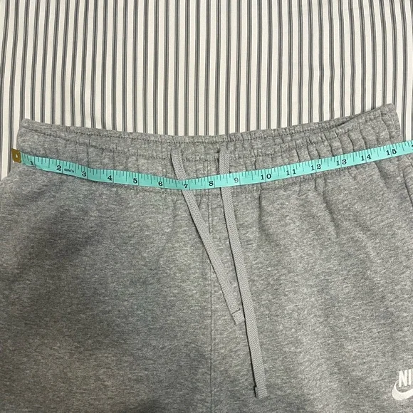 Nike Grey Sweatpants Athletic Comfort Tapered - Picture 4 of 5